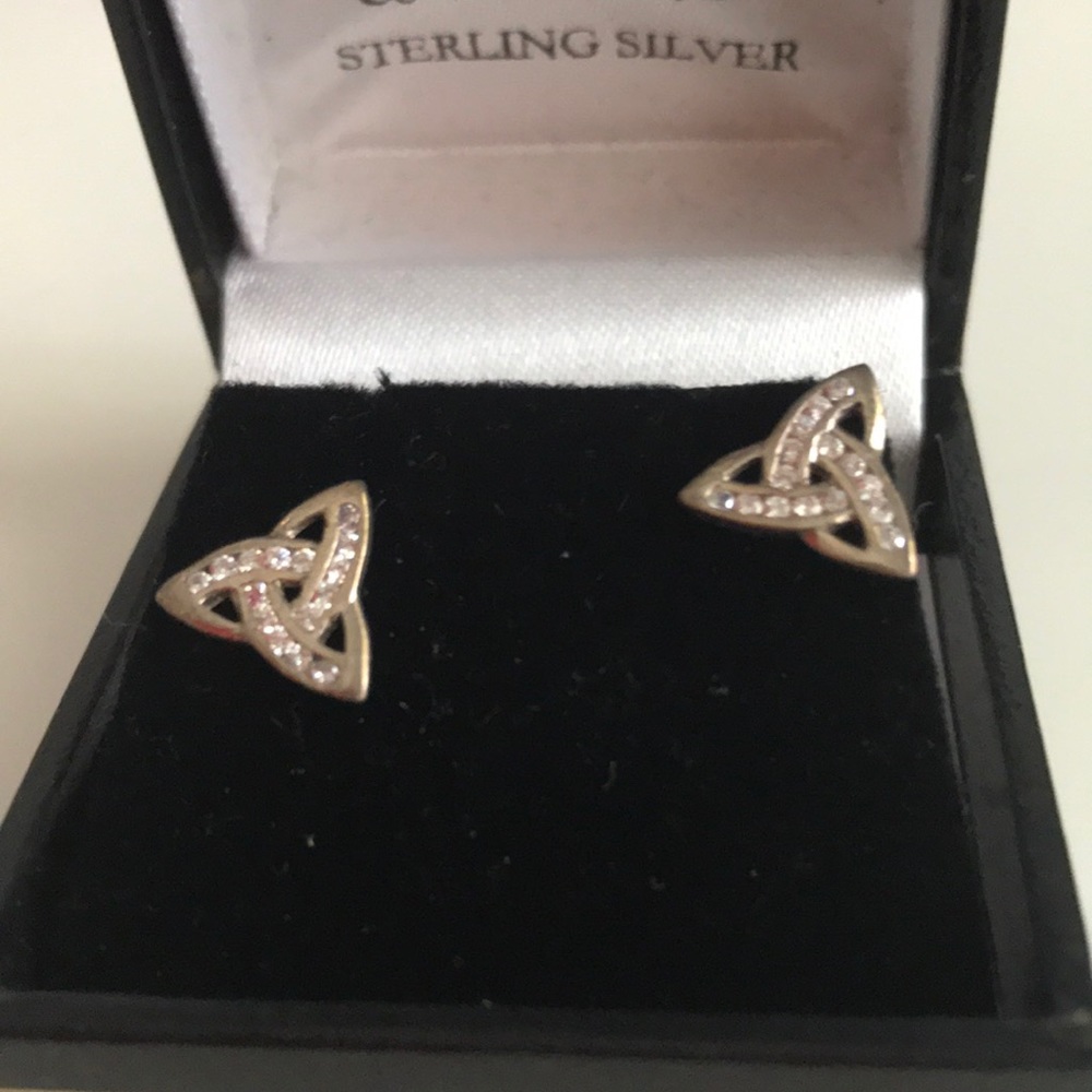 Trinity knot earrings